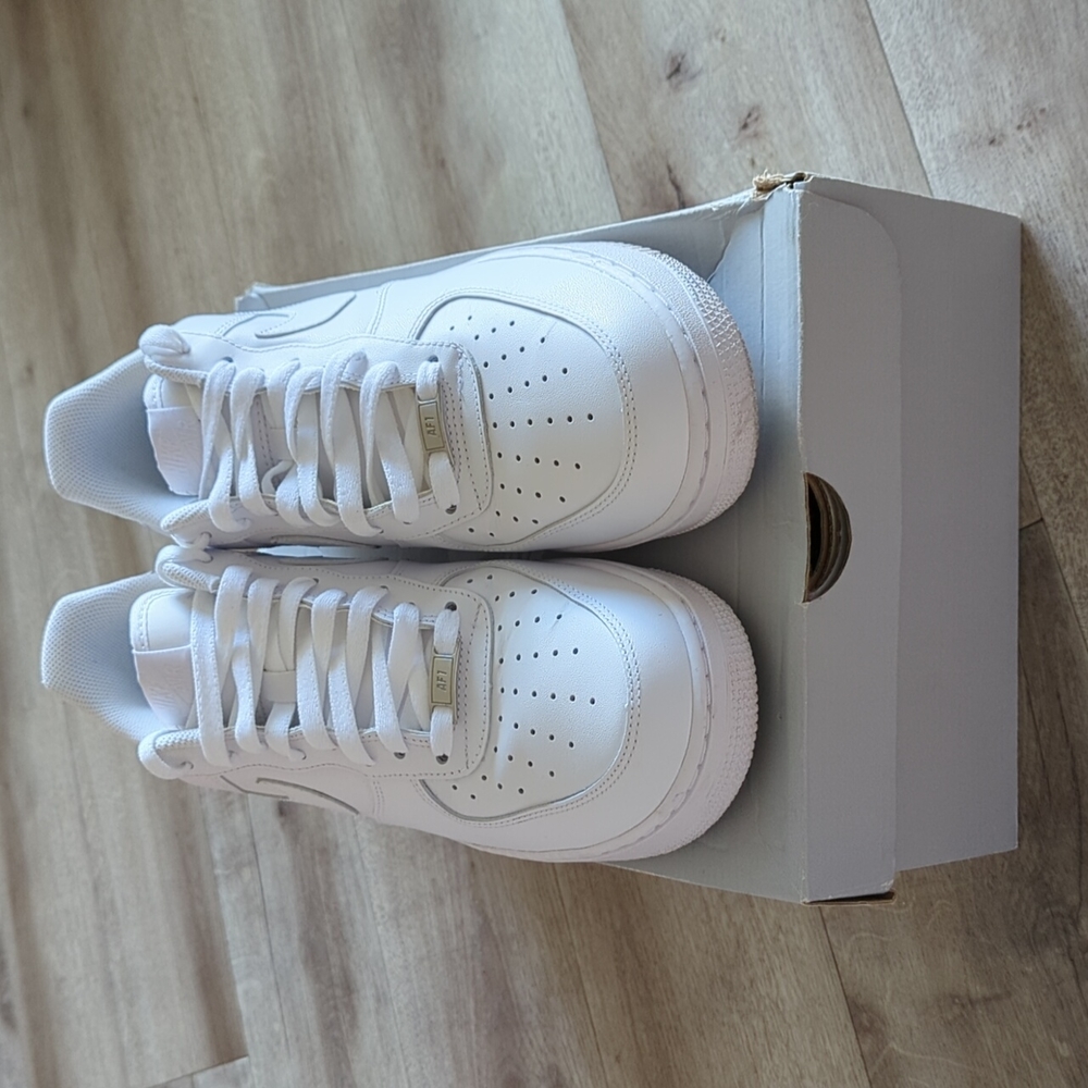 Nike Air Force 1 '07, Men's Size 11, All White